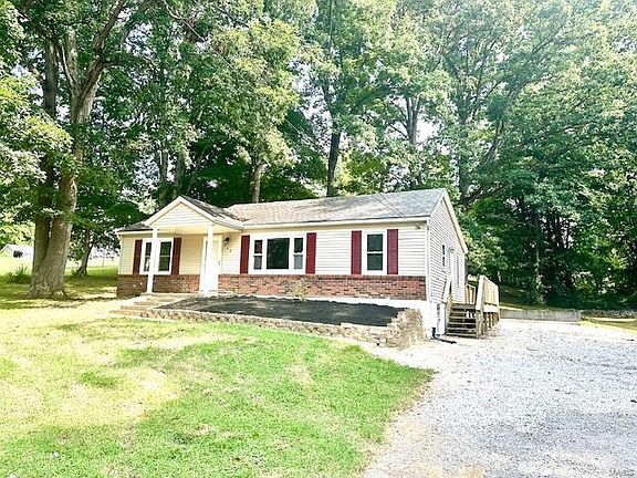 3rd image of 940 Highland Dr