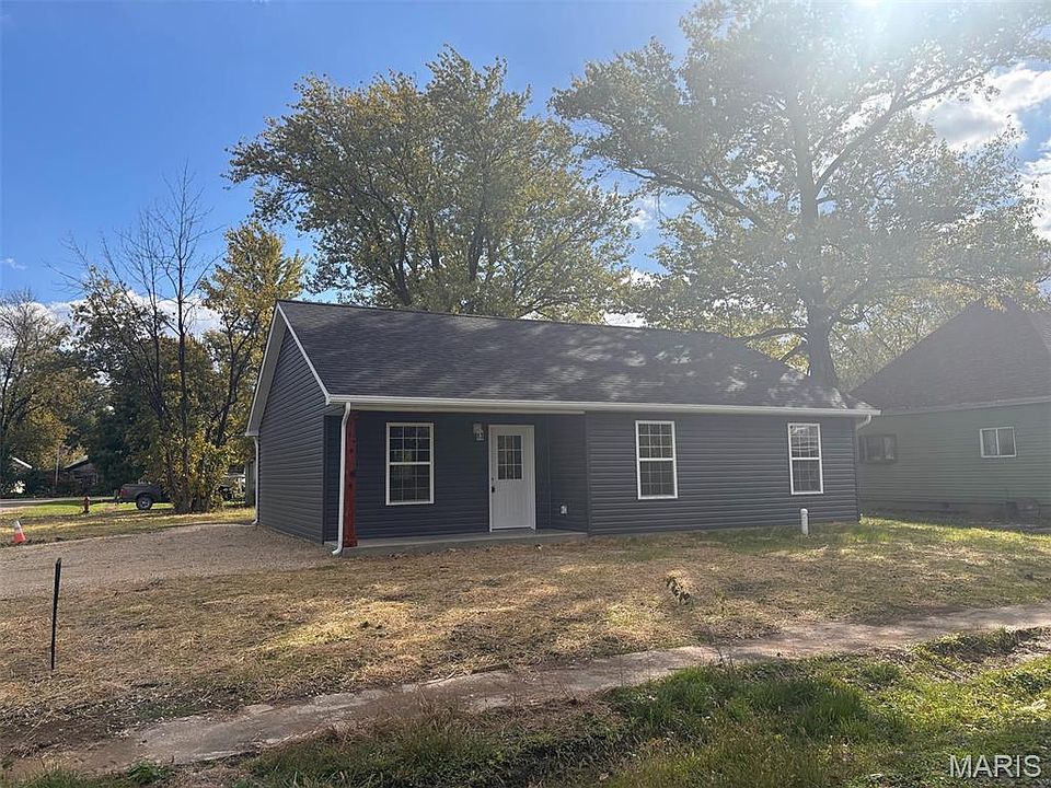 1st image of 802 W Bland St