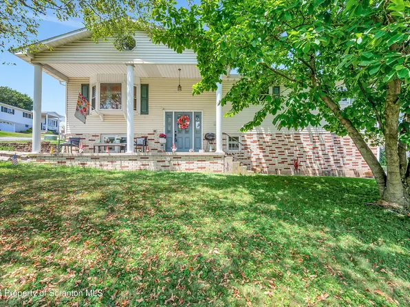 1213 Mowry St, Old Forge, PA 18518