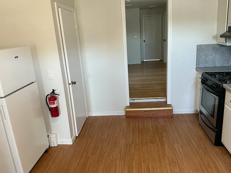 226 Livingston St #2 — Photo 10