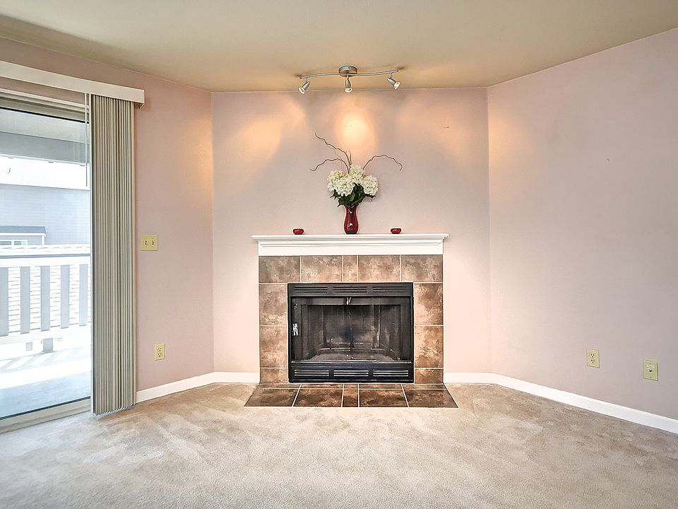 1st image of 17122 44th Ave W APT D202