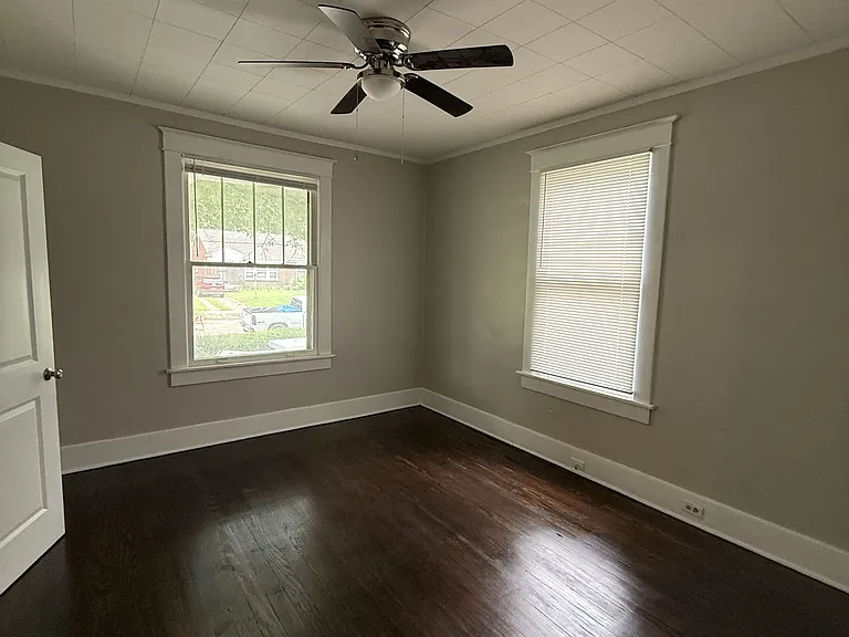 3528 Bowen Ave — Photo 2