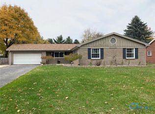 101 Fairfield Dr, Swanton, OH 43558