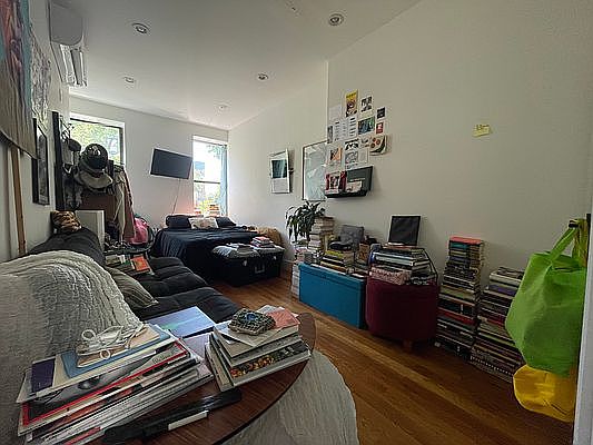 5th image of 584 Quincy St #5