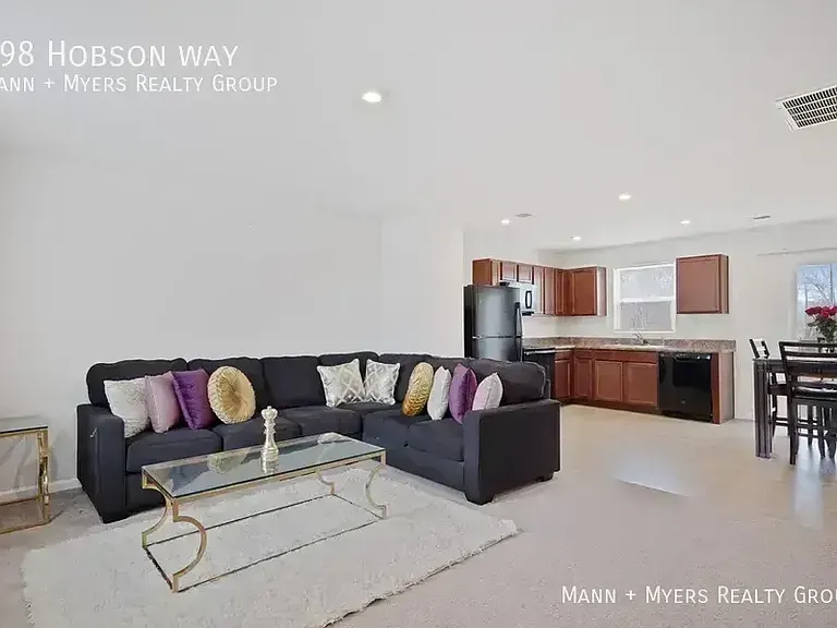 398 Hobson Way — Photo 8