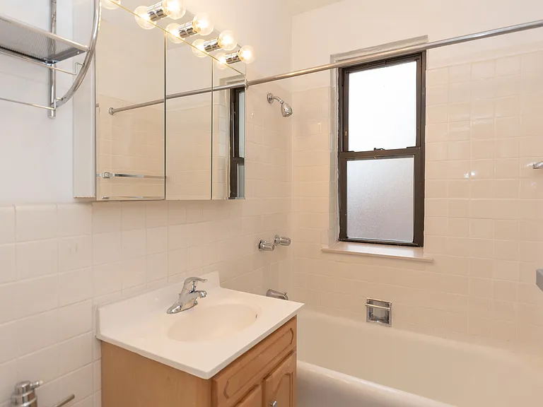 443 Wrightwood — Photo 6