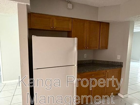 5th image of 11449 NW 35th St