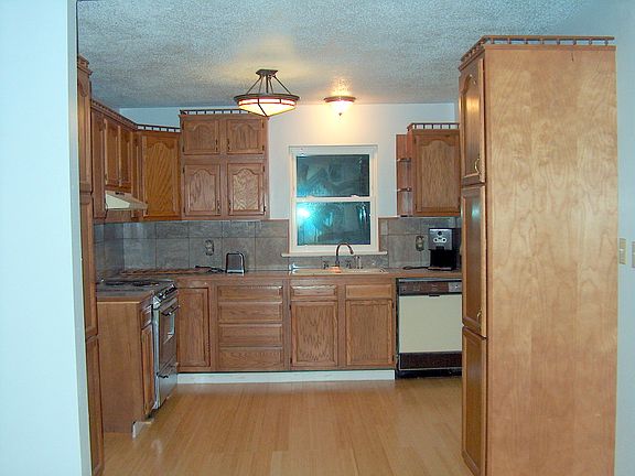 5th image of 2641 Greenway Dr