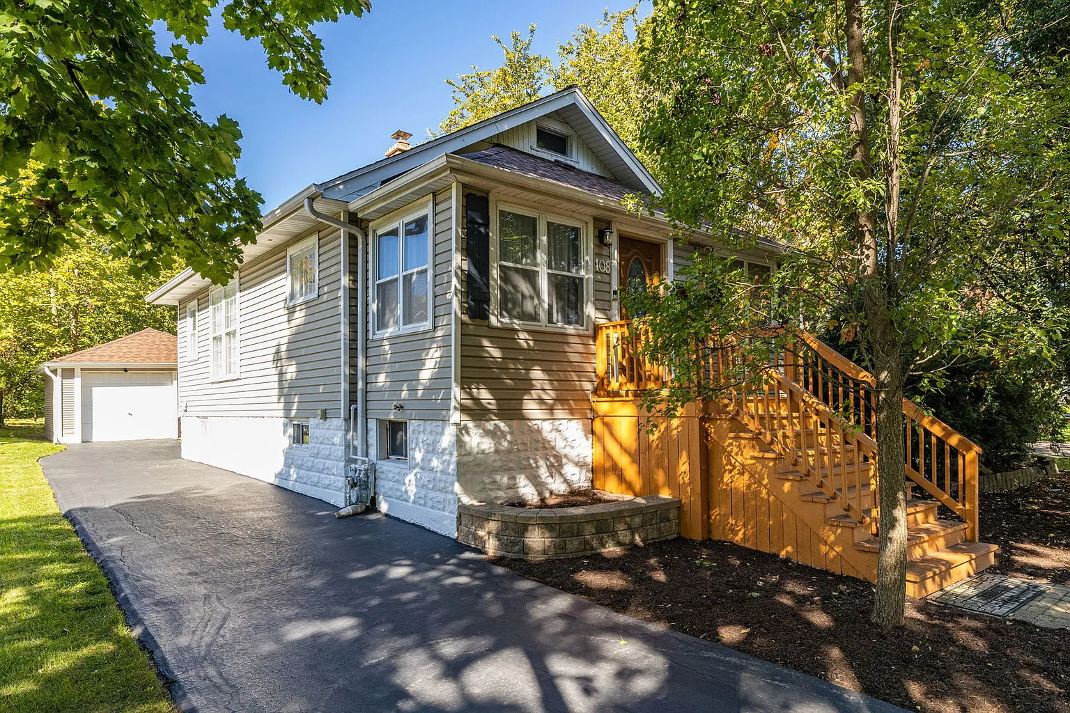 108 N Williams St photo 1