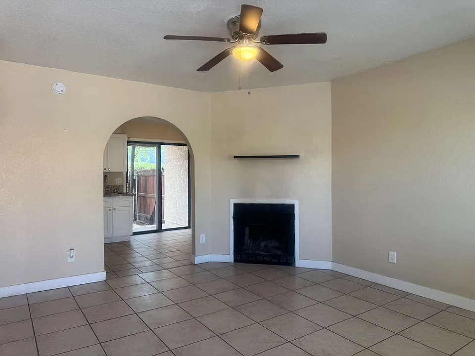 3525 E Flower St #9