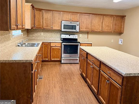3rd image of 335 Craigtown Rd NE