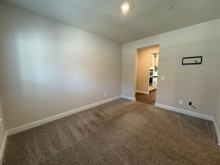 4564 Winslet Dr — Photo 12