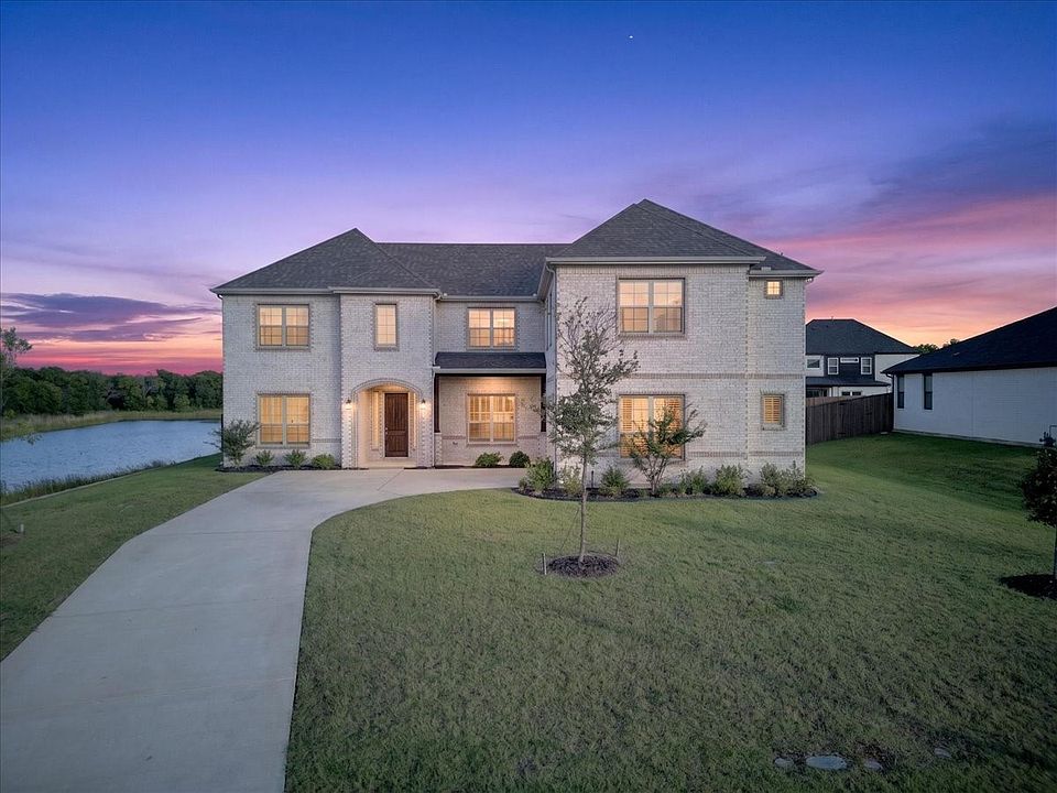 1st image of 552 Stardust Ln