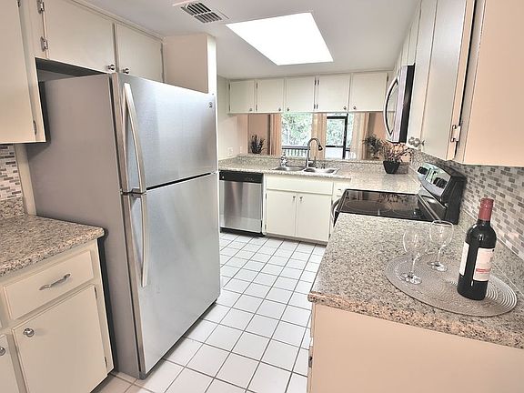 4th image of 3903 Villas Green Cir