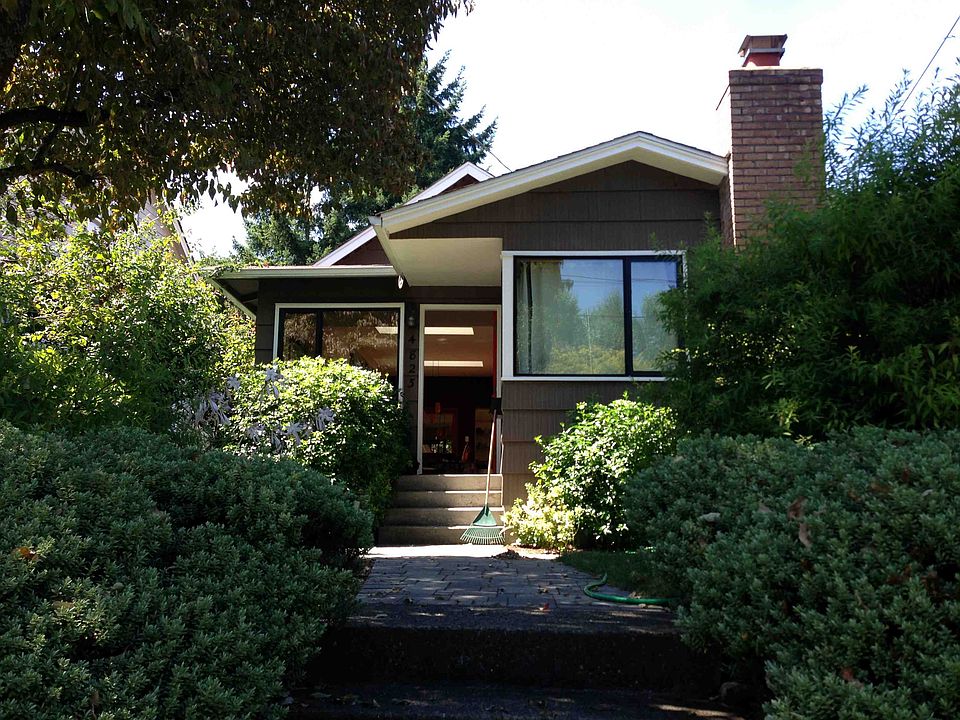 2nd image of 4823 38th Ave NE
