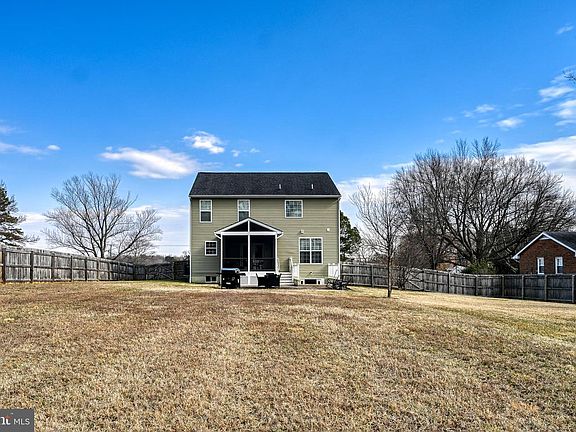 3rd image of 105 Ringgold Rd