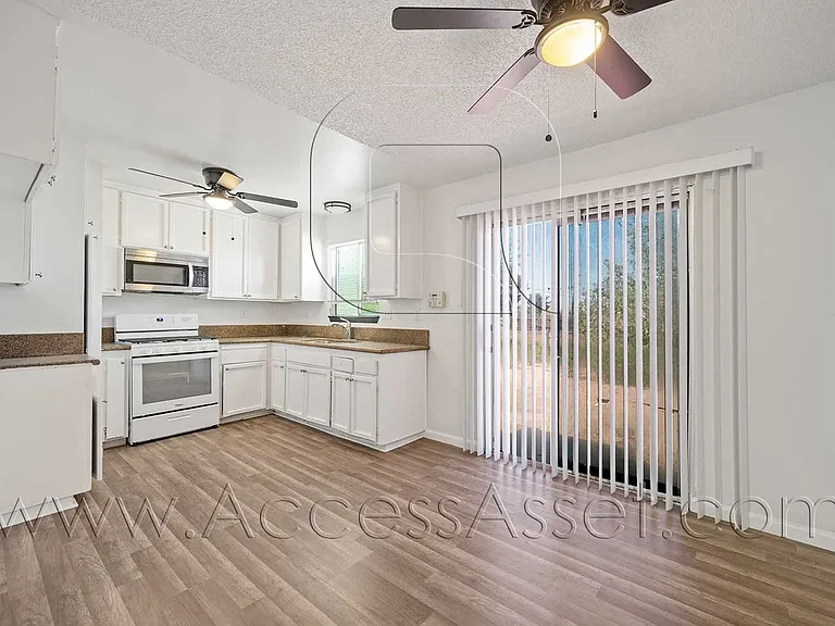 14710 Mesa St — Photo 5