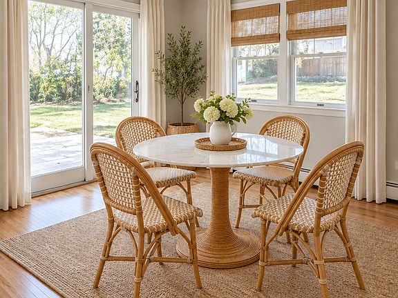 Dining/breakfast room