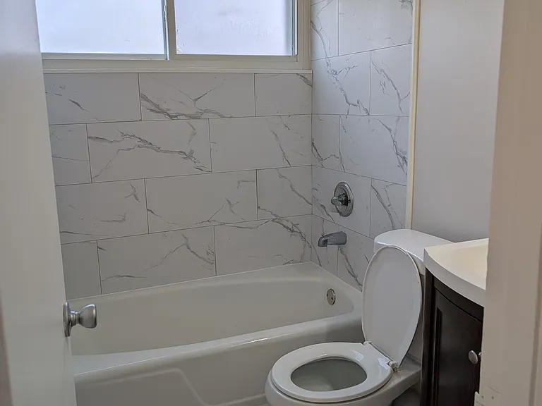 830 S Jenkins Blvd #B — Photo 3