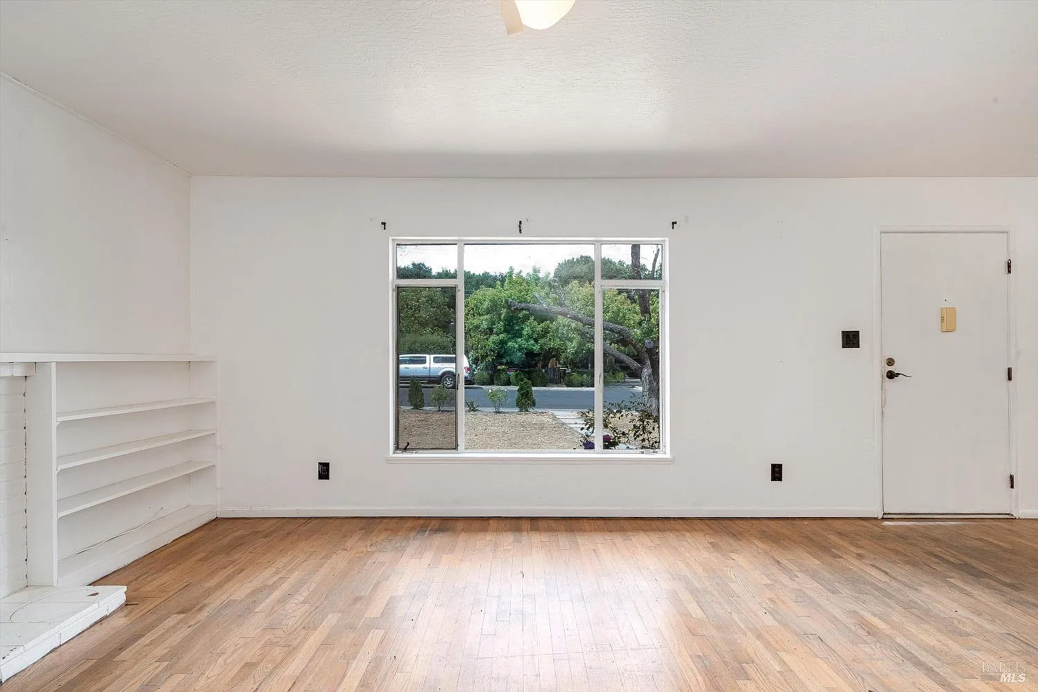 1155 Hudson Avenue - Photo 8