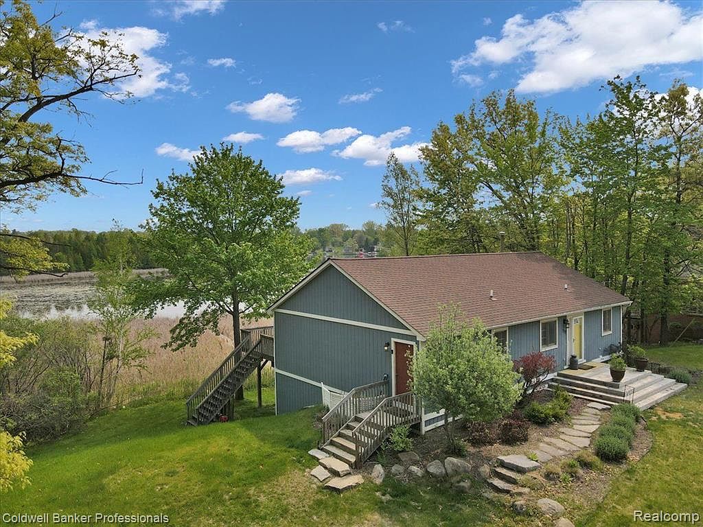 798 Gravel Ridge Rd, Leonard, MI 48367 Zillow