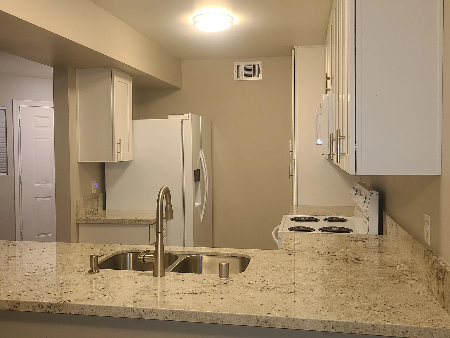 3 bed, 1250 sqft, $1,395 — Photo 3