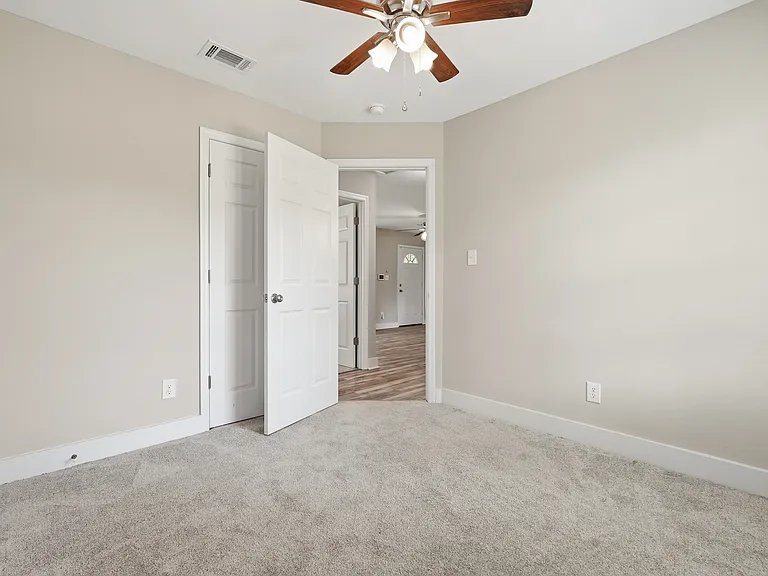 254 E Iris Ln — Photo 32
