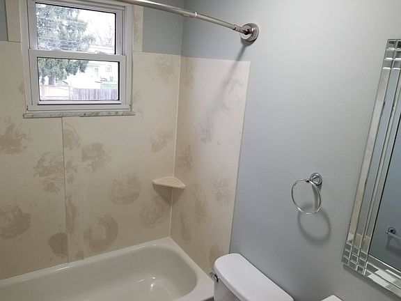 2nd image of 3080 Sullivant Ave #1