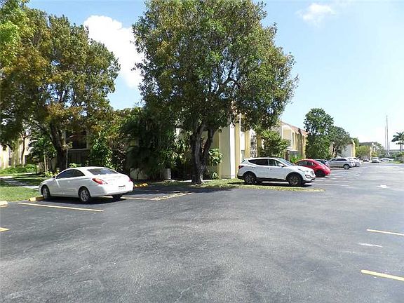 4th image of 7826 Miller Dr #206-C