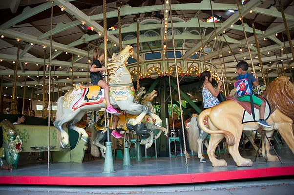 Rented by Lisa Management | media 24