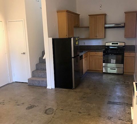 3rd image of 630 Santa Clara Ave APT 1