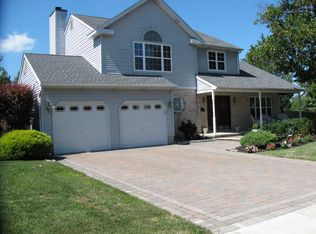 15 Jonquil Way, Sicklerville, NJ 08081