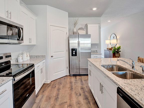 7th image of this home