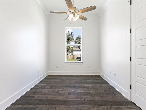 4th image of 2119 Stephen Girard Ave