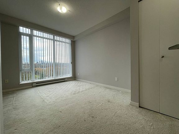5th image of 2133 Douglas Rd #207