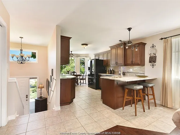 2327 Norcrest Ave — Photo 12