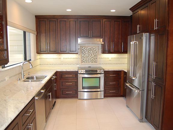 3rd image of 402 1/2 Palos Verdes Blvd