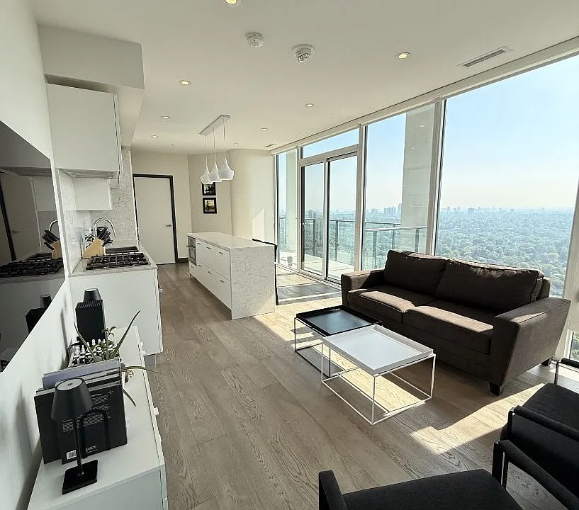 5 Soudan Ave #3406