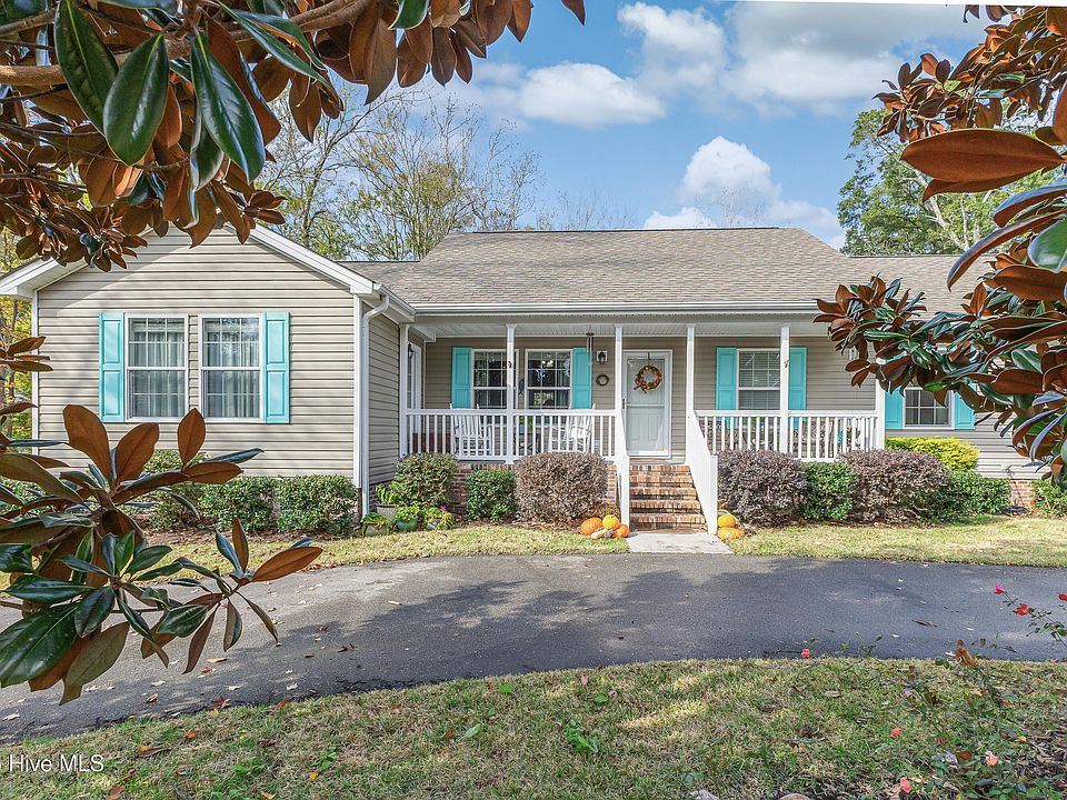 1st image of 805 E Leonard Street
