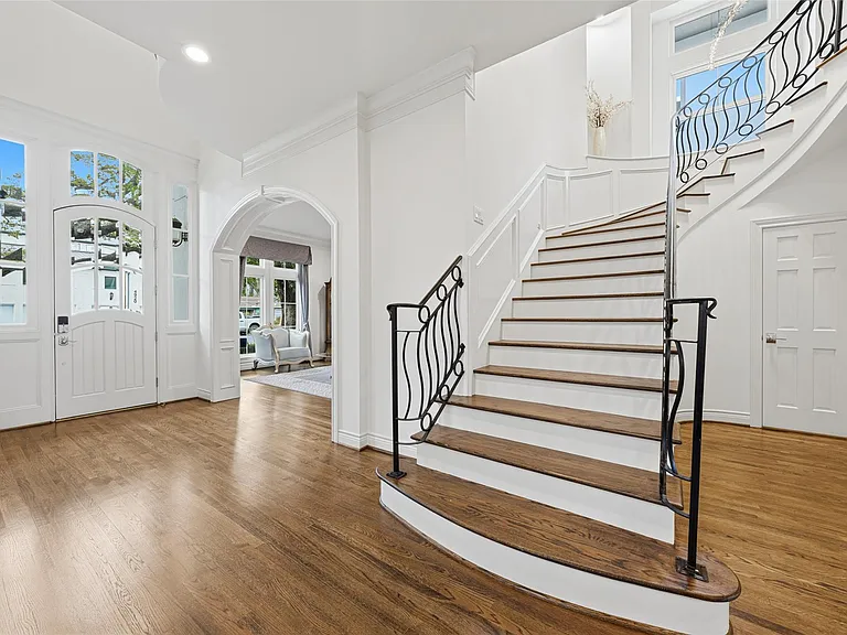 4923 Palmetto St — Photo 3