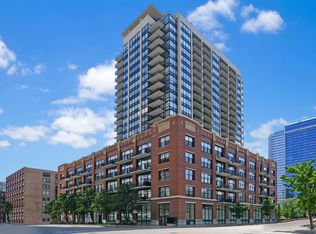 210 S Desplaines St APT 1206, Chicago, IL 60661
