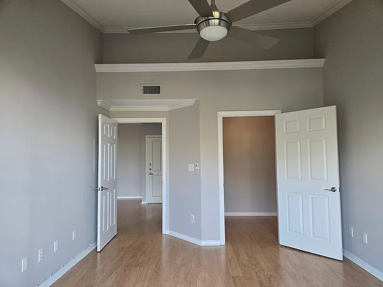 2111 Welch St #B315 — Photo 6