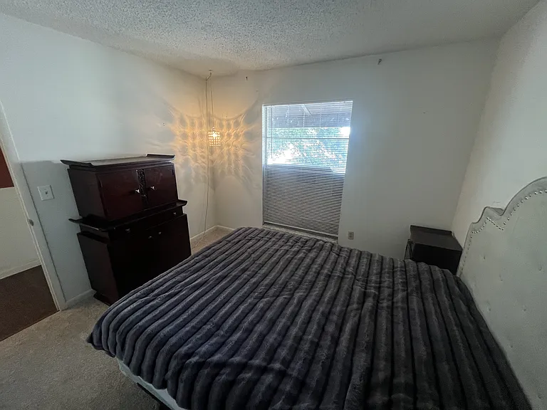 136 Country Club Dr #D — Photo 9