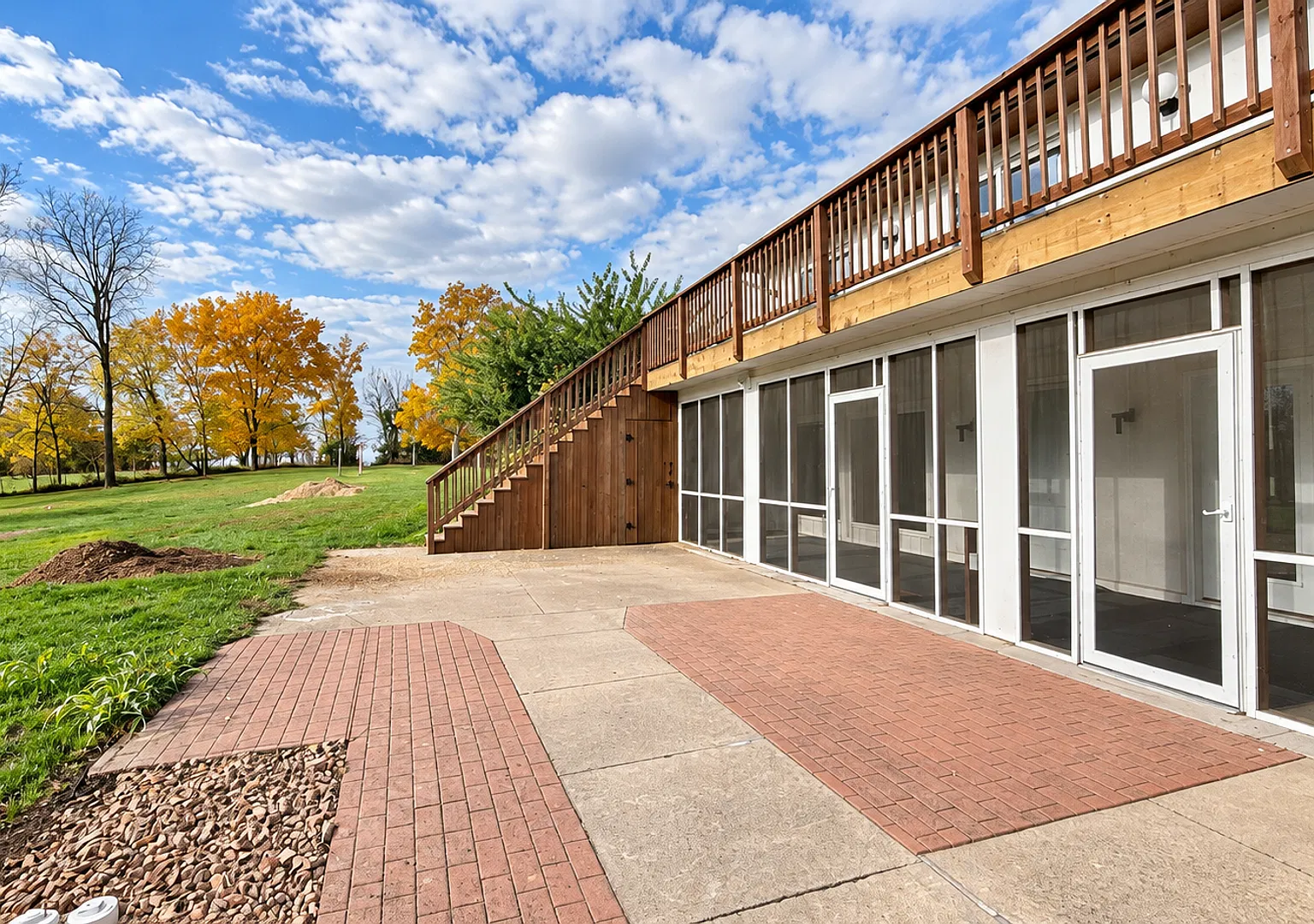 Spacious 4-Bedroom Home with Large Yard & Peaceful Country Setting Cedar Rapids! — Photo 1