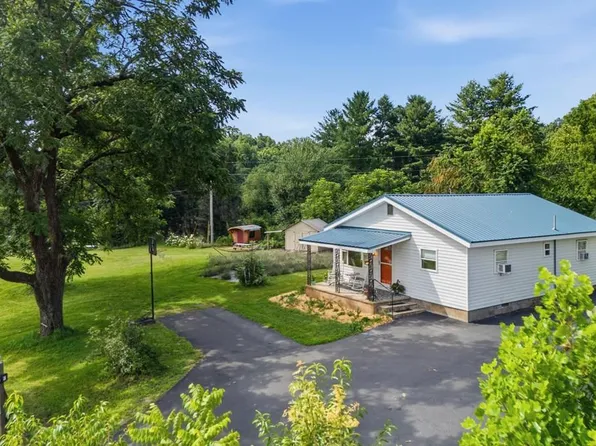 6 Ledford Chapel Rd, Hayesville, NC 28904