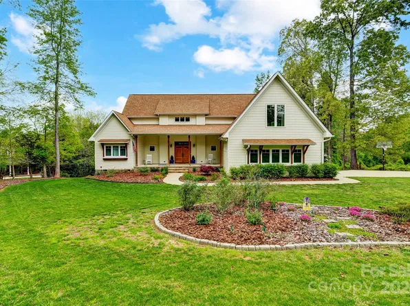 444 Evergreen Rd, Lake Wylie, SC 29710