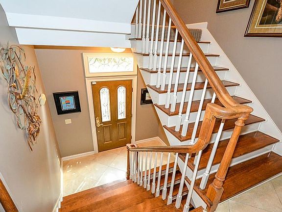 3rd image of 8890 Niblick Dr
