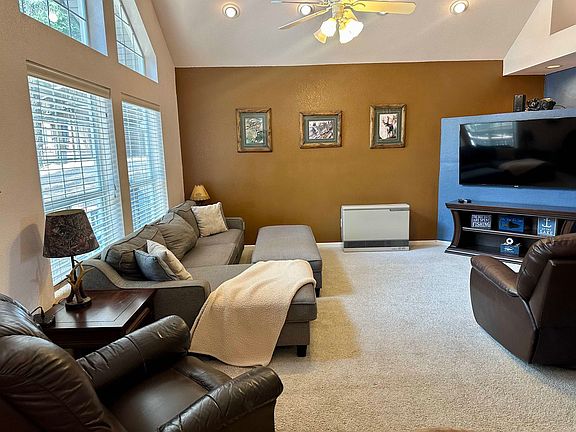 3rd image of 508 Pine Cir
