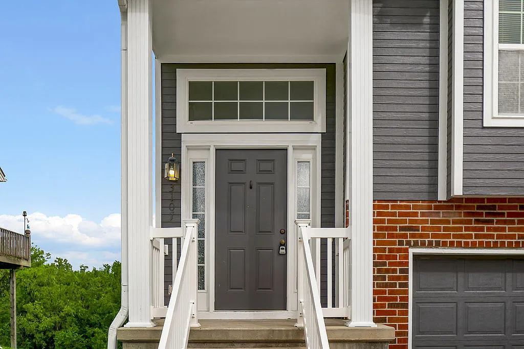 2 bed, 984 sqft, $1,800 — Photo 2