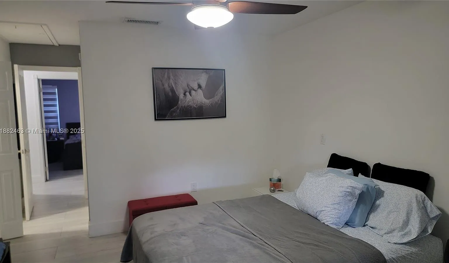 2 bed, 1060 sqft, $2,700 — Photo 4